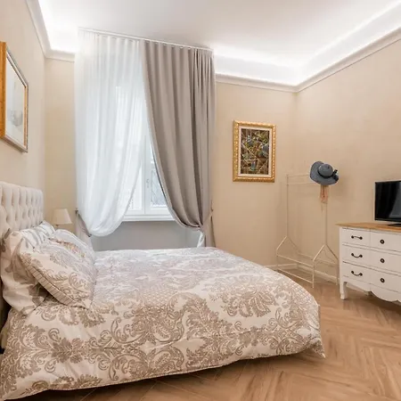 Classic Chic - Citta Alta Apartament *
