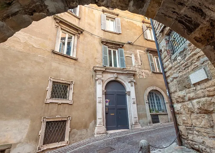 Classic Chic - Citta Alta Daire